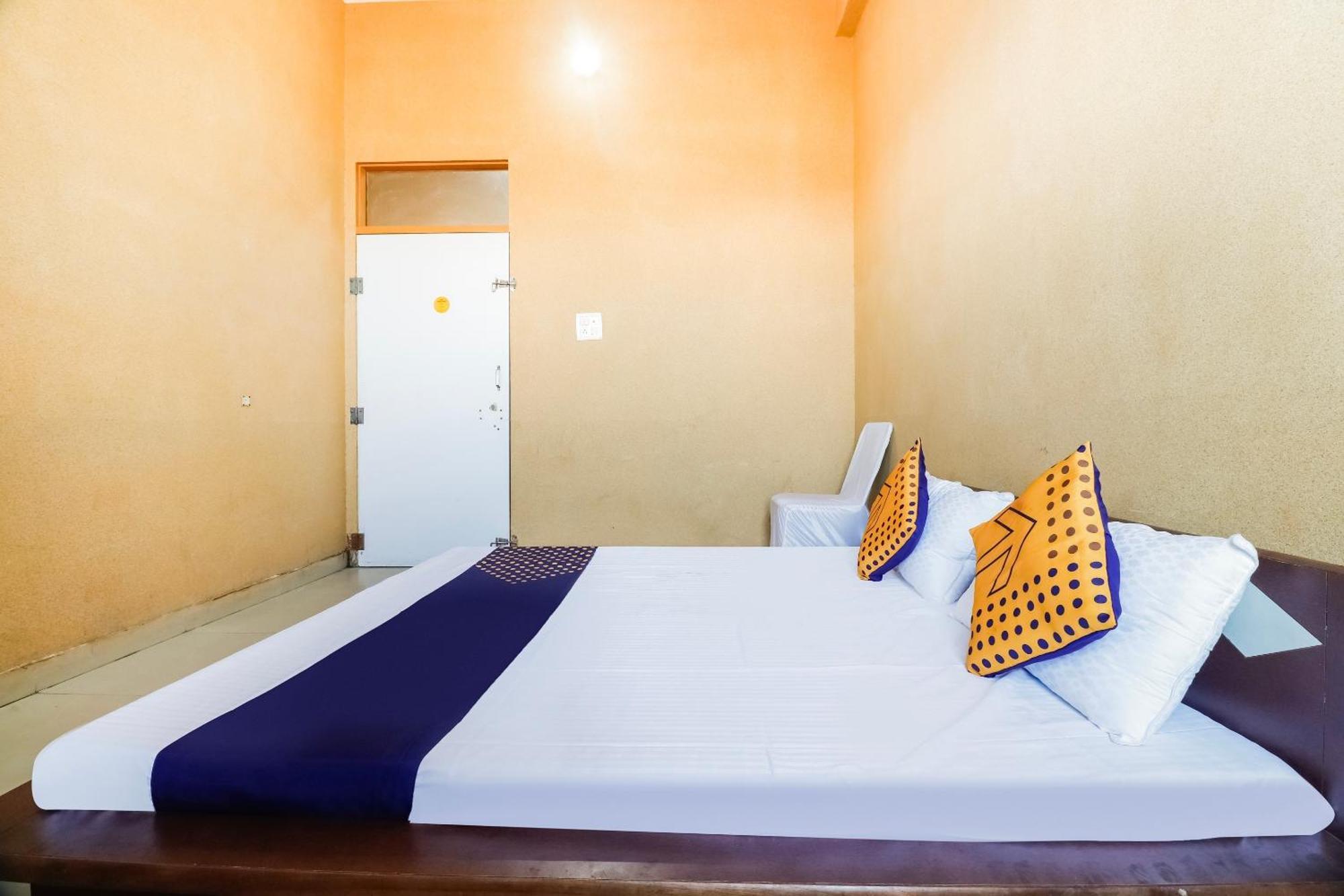 Spot On 68319 Hotel Nakhralo Rajasthan Resort Jaipur Eksteriør billede