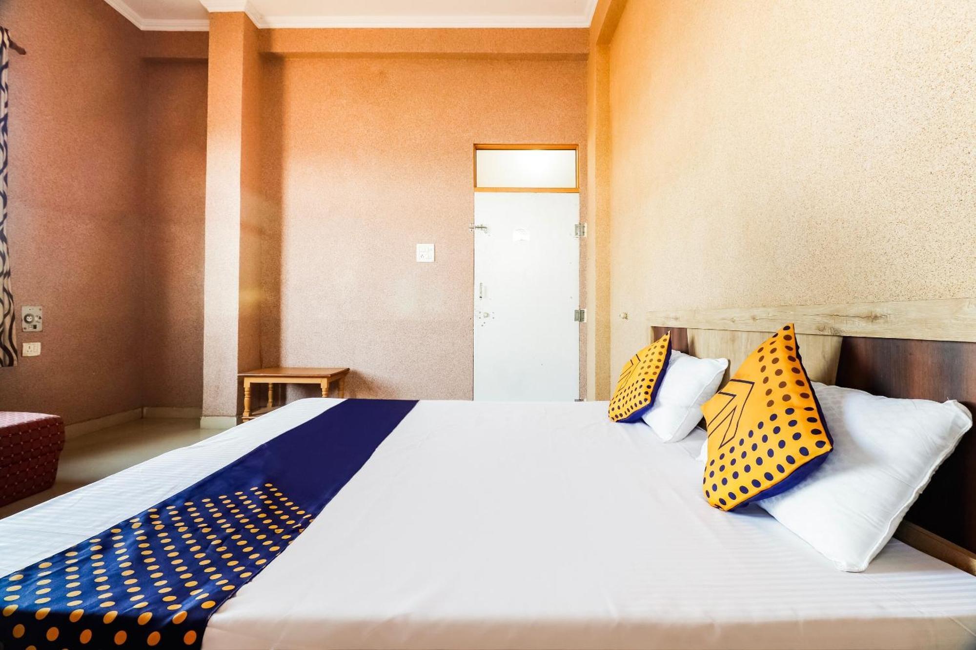 Spot On 68319 Hotel Nakhralo Rajasthan Resort Jaipur Eksteriør billede